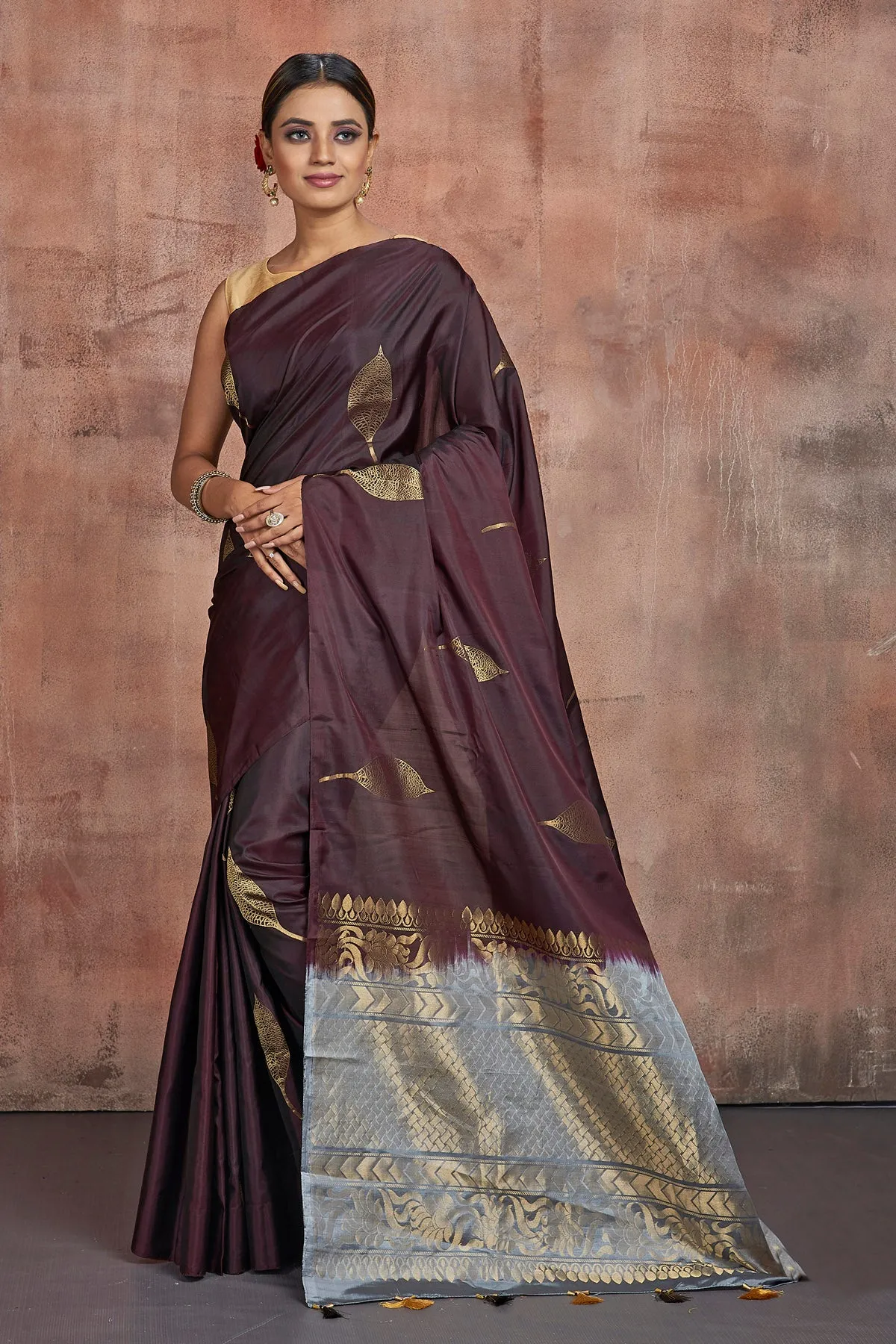 90M373 Brown Kanjeevaram Saree with Leaf Zari Buta