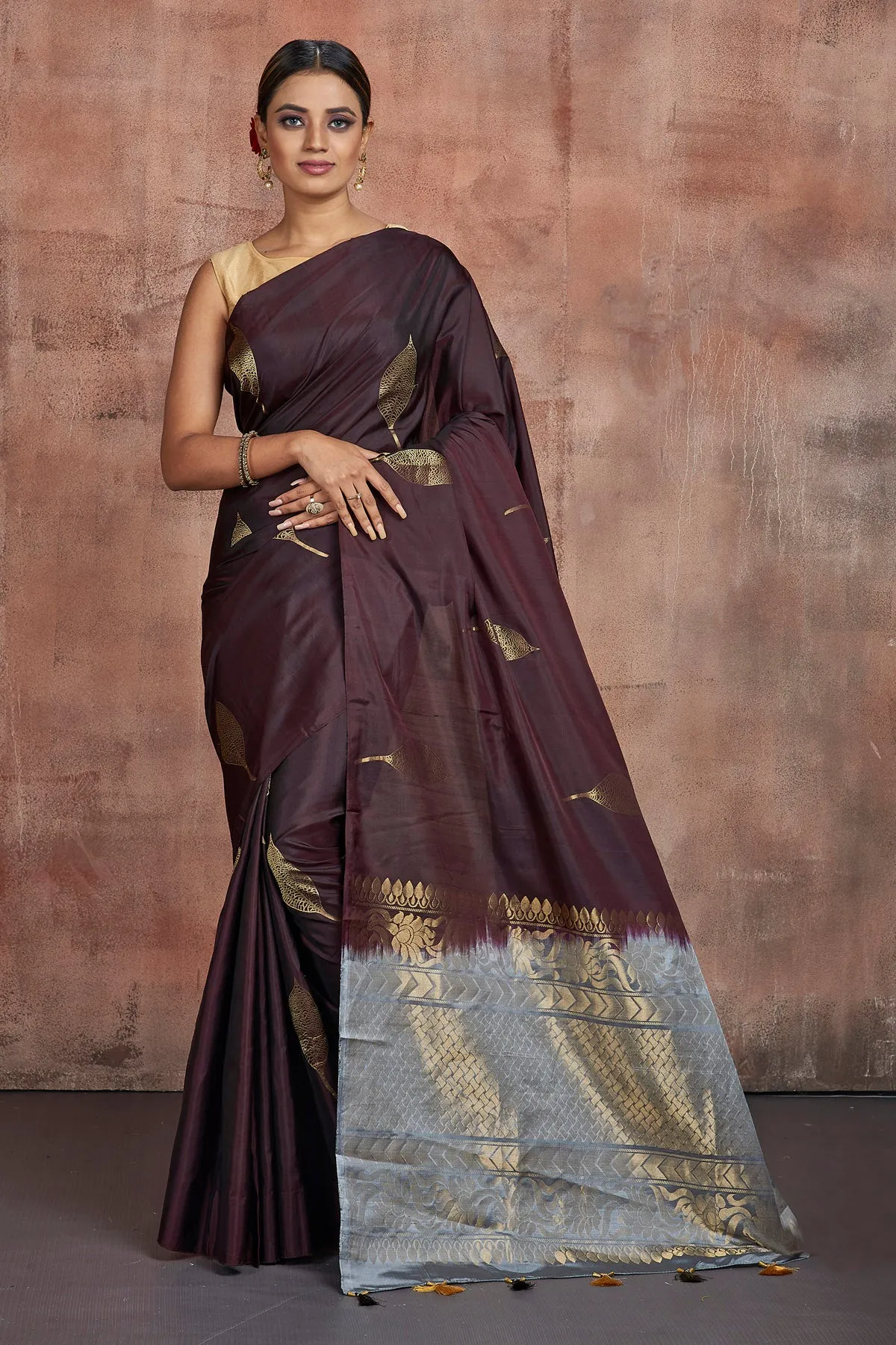 90M373 Brown Kanjeevaram Saree with Leaf Zari Buta