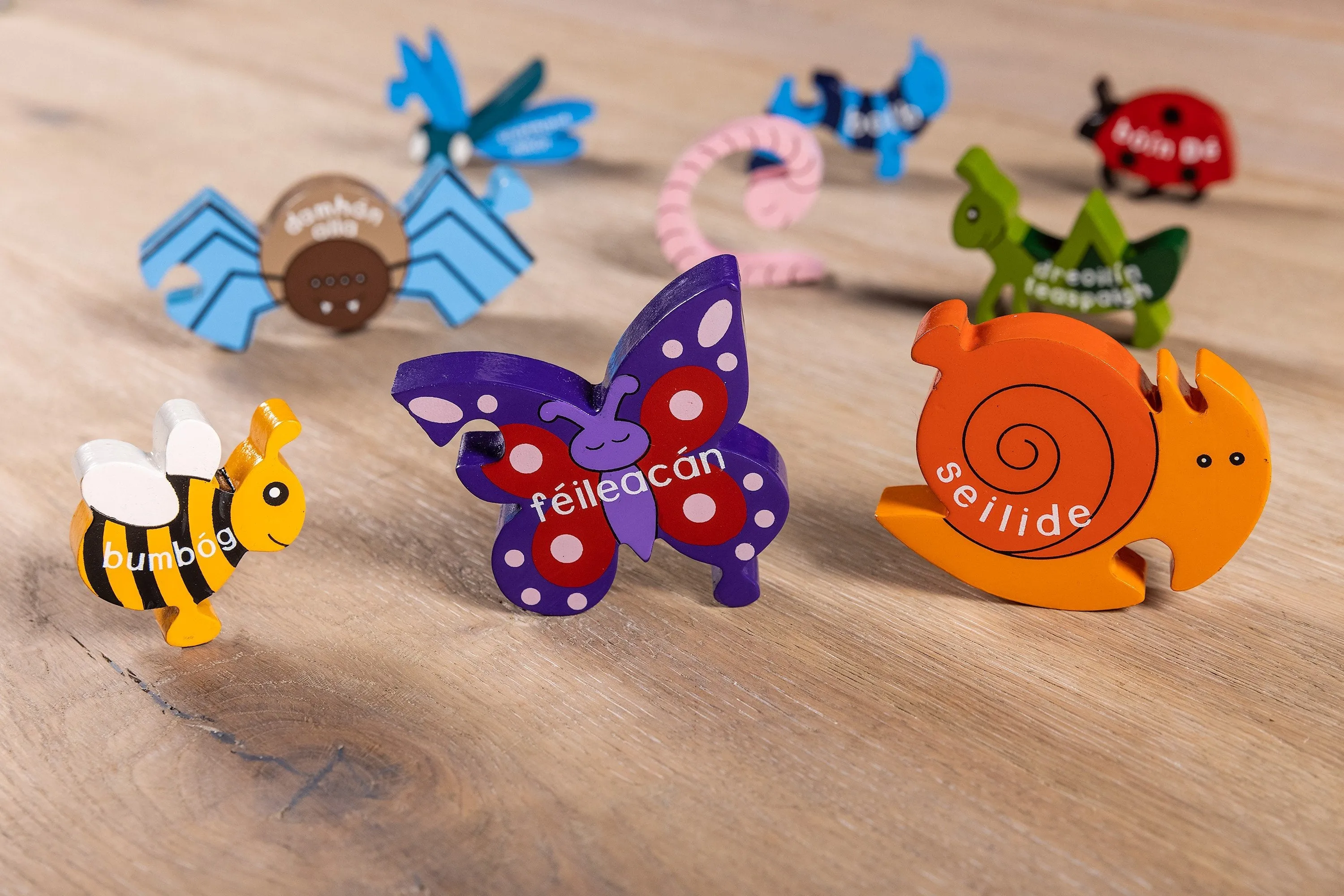 Alphabet Jigsaws Creepy Crawlies - As Gaeilge