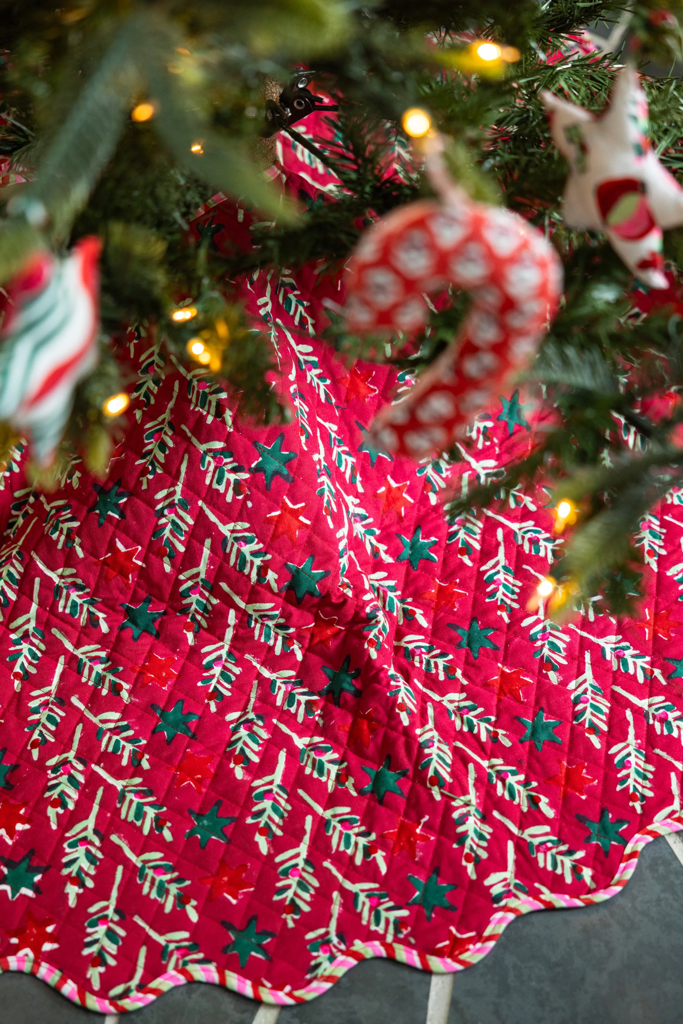 Canterbury Tree Skirt