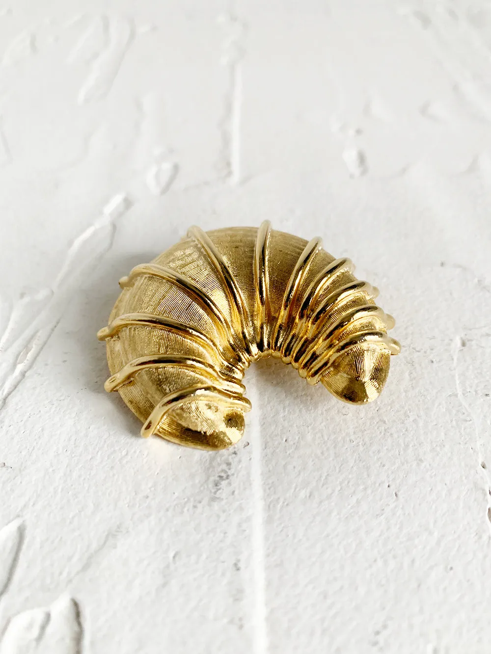 Gold Horseshoe Shell Pin