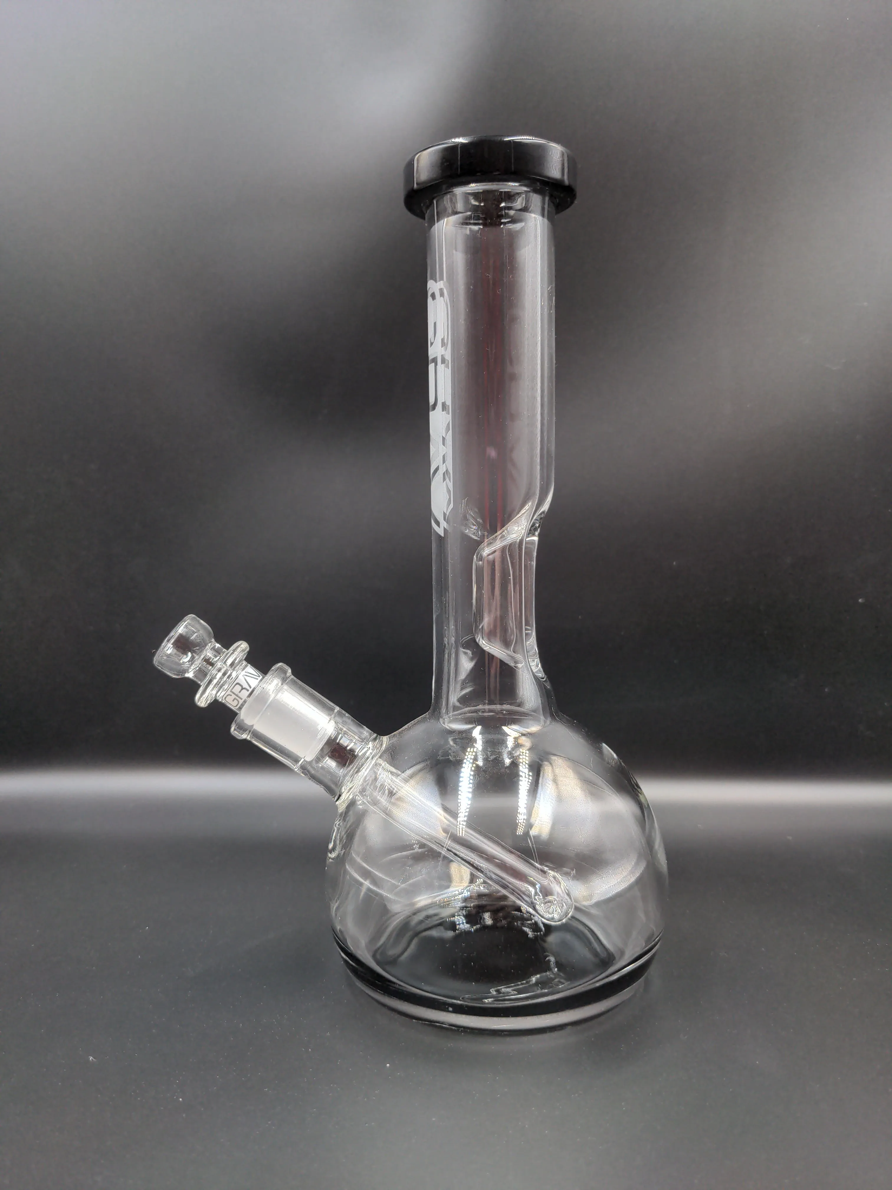 GRAV Small, Black Accent Round Base Water Pipe