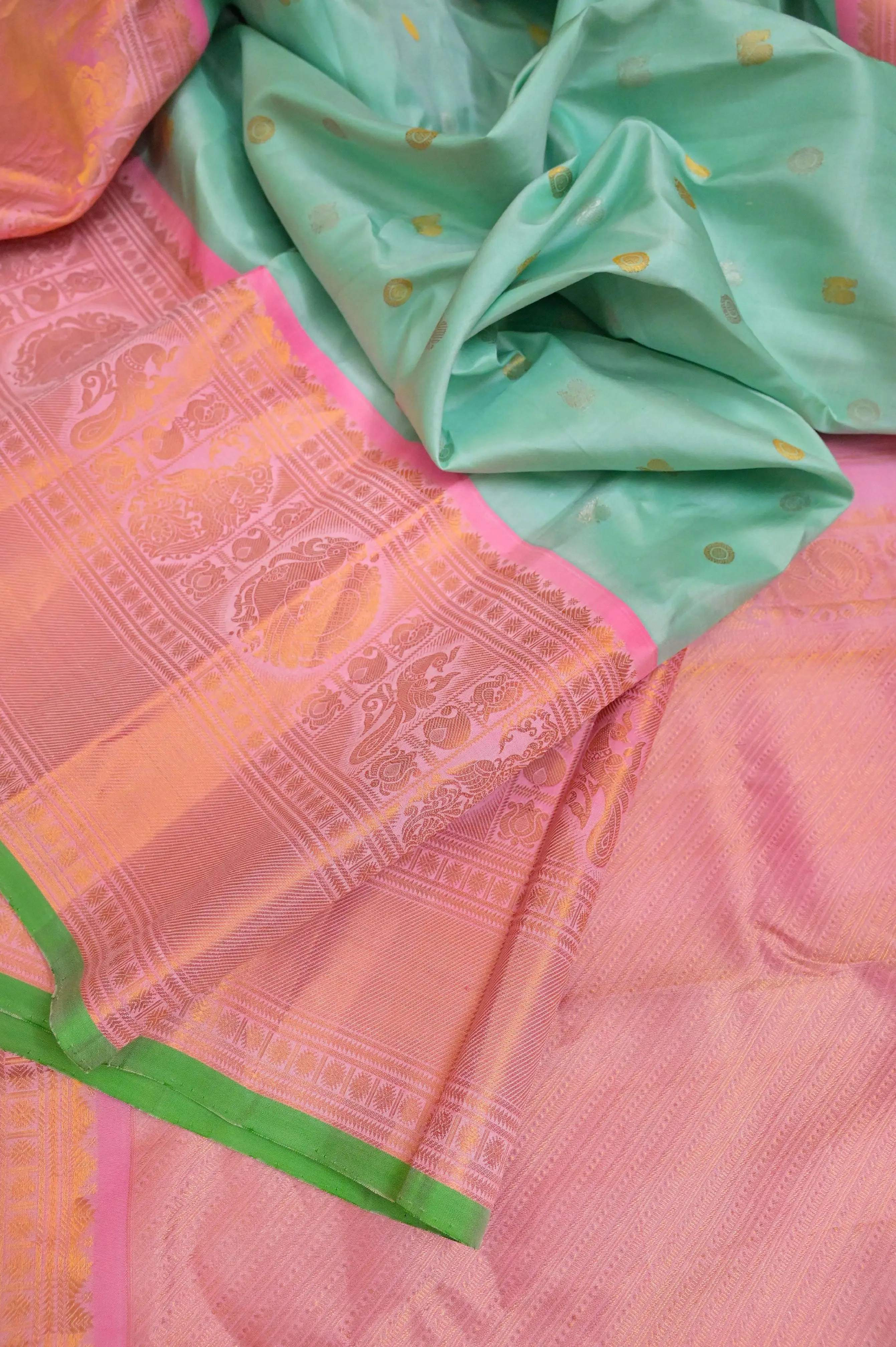 Mint Green Color Pure Gadwal Silk Saree with Kanchi Border