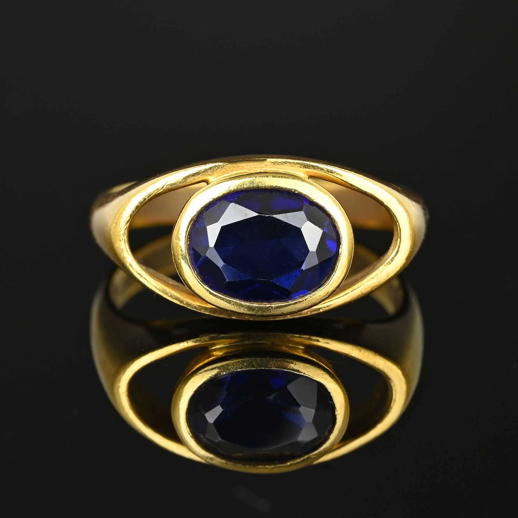 Modernist Russian 18K Gold Sapphire Ring