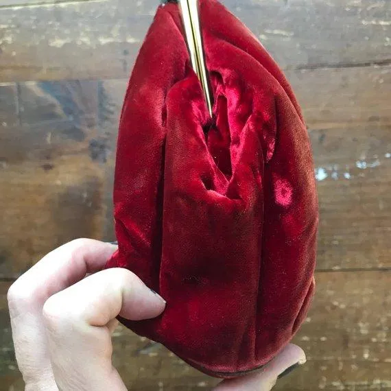 Vintage Red Velvet Clutch by Saks Fifth Avenue from the early 1900s. Vintage Fashion.