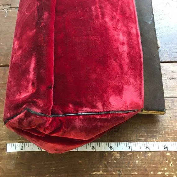 Vintage Red Velvet Clutch by Saks Fifth Avenue from the early 1900s. Vintage Fashion.